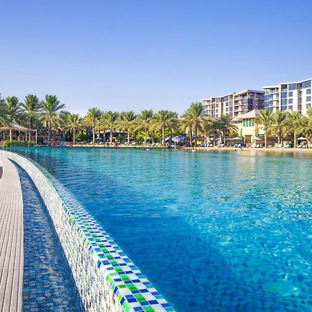 Palavra Resort Manama Exteriör bild The Lagoon