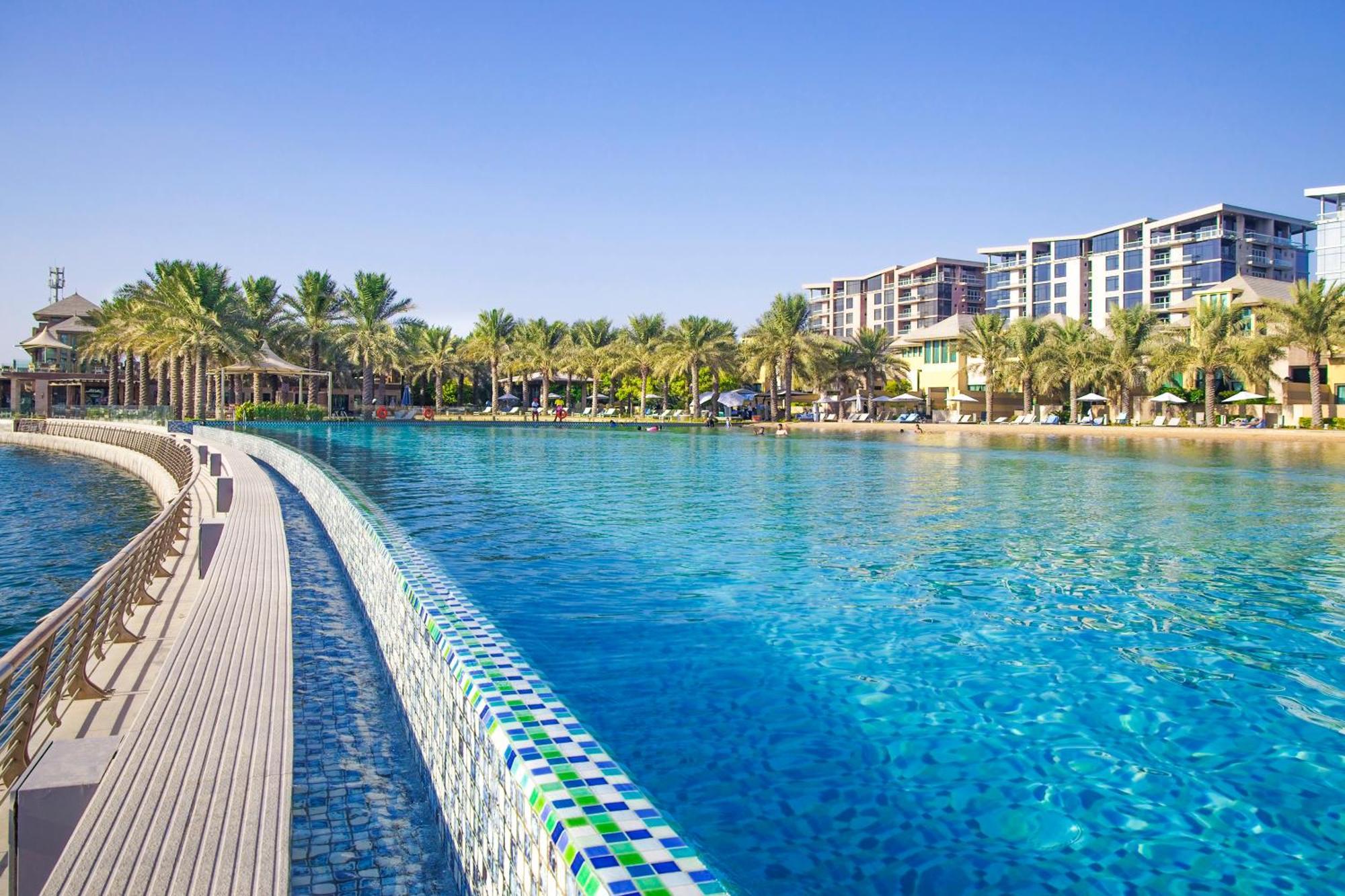 Palavra Resort Manama Exteriör bild The Lagoon