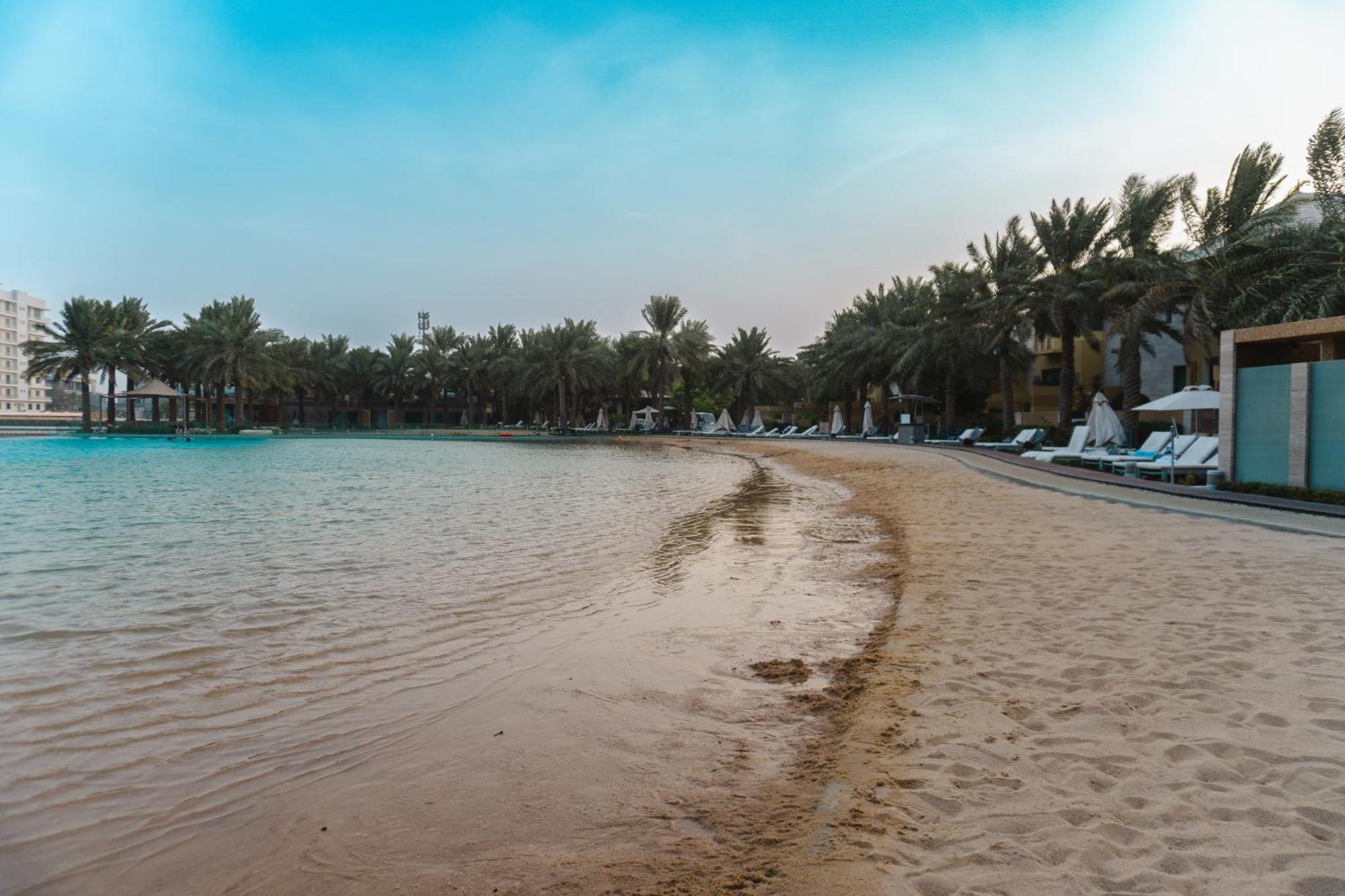 Palavra Resort Manama Exteriör bild Al-Bateen beach