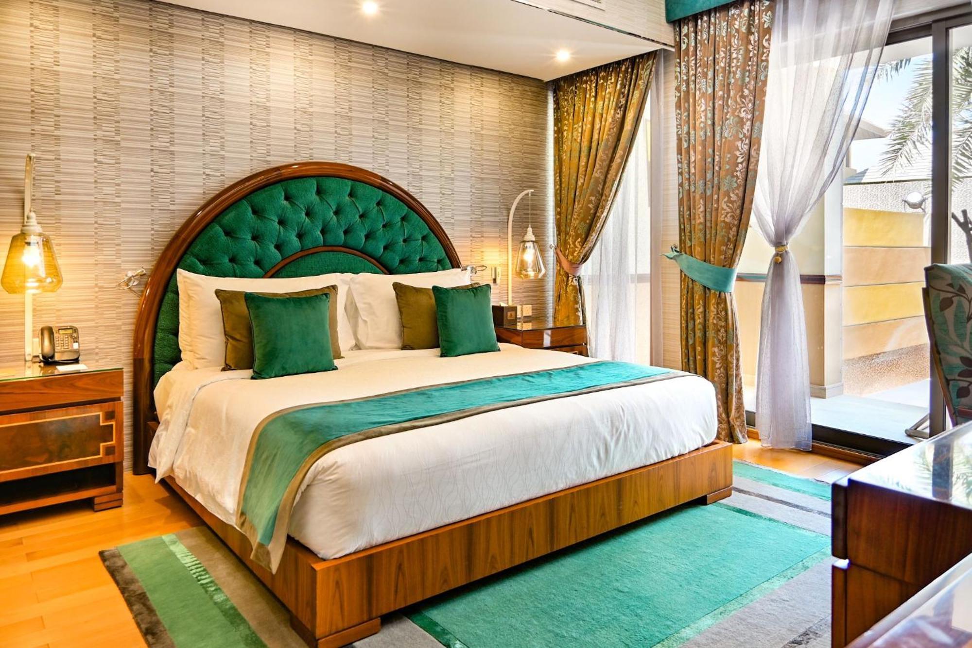 Palavra Resort Manama Exteriör bild A bedroom at the hotel